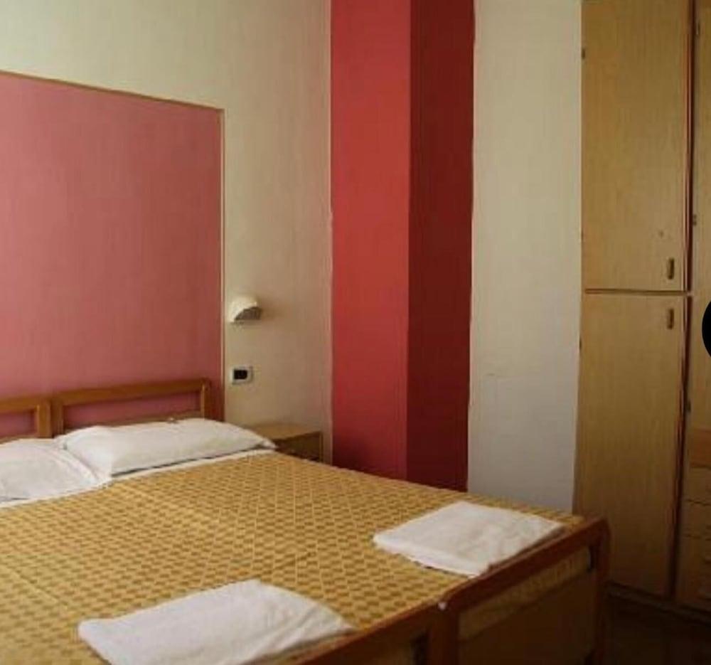 Hotel Losanna Rimini Eksteriør bilde