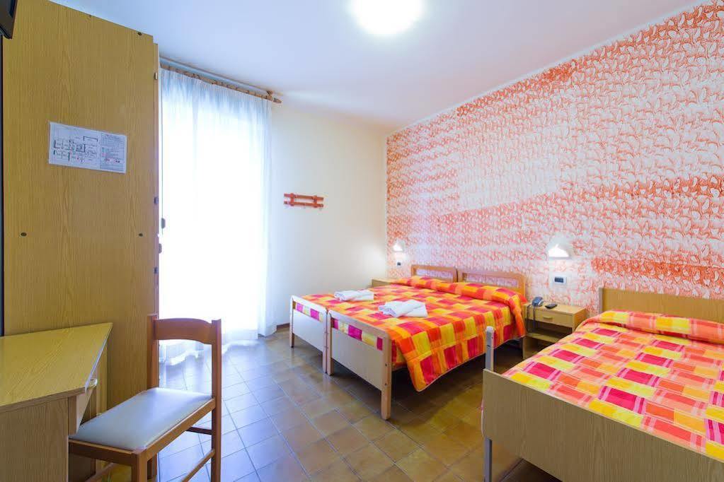 Hotel Losanna Rimini Eksteriør bilde